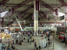 Okęcie uziemione, radźcie sobie sami