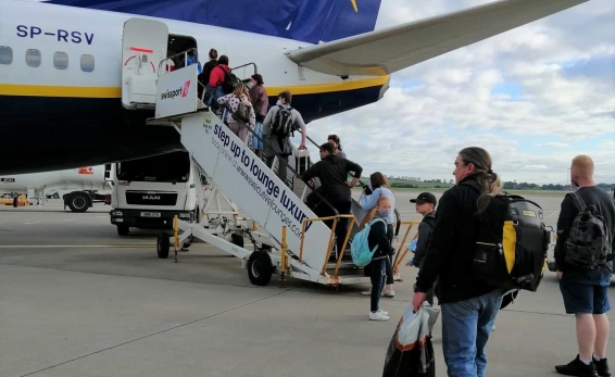 Ryanair rezygnuje z papierowych kart pokładowych. Od teraz tylko cyfrowe bilety