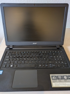 Sprzedam laptopa Acer 15,6