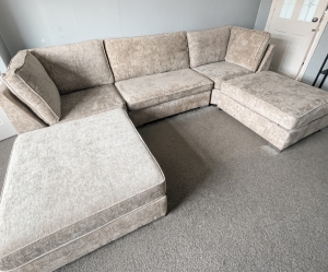 Duża sofa narożna w kształcie U