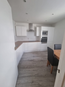 7 Rennies court